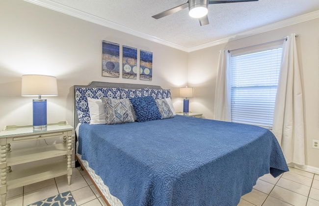 Pelican Beach Resort 410 - Photo 4