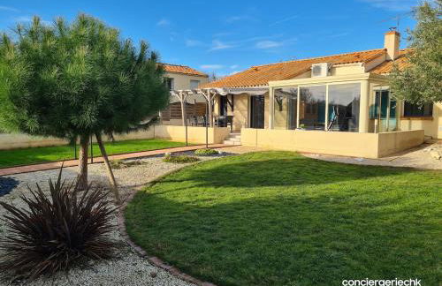 Le Donjon charmant gîte avec jardin et terrasse proche du Puy duFou - Photo 45