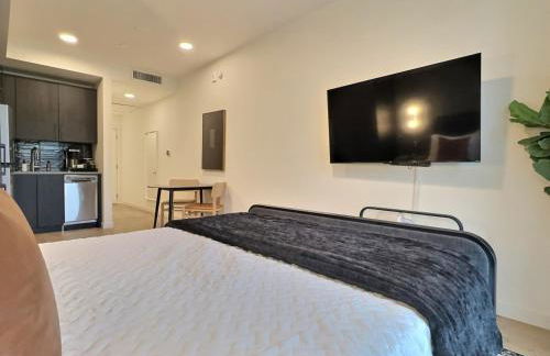 Downtown Escape, Gym in Building, Walk to Attractions - Photo 17