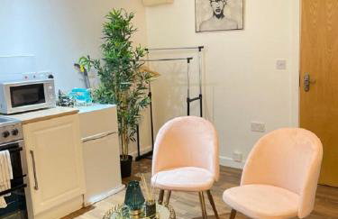 CityNights Studios with Free Parking - Foto 12