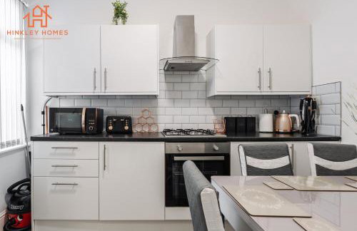 9 Guests, 4 Bedrooms, Modern Comfort in Bootle - Foto 7