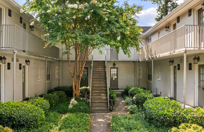 Brookwood Courtyard by BCA Furnished Apt - Foto 35