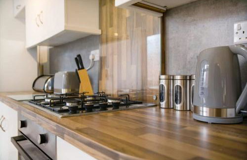 Freshly Renovated, Feels Like Home, Sleeps 3 - Photo 16