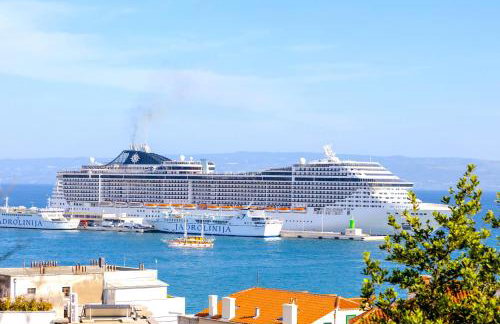 Stone Villa Majestic w Pool - Split Center - Photo 46