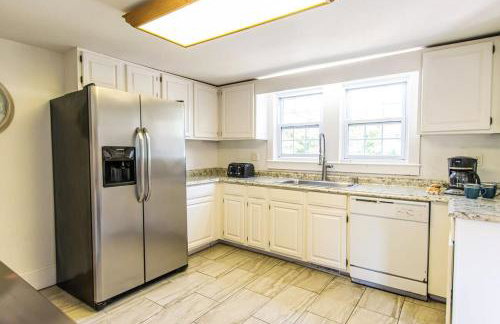 Heated Pool AC 1 2 Mile to Beach - Foto 9