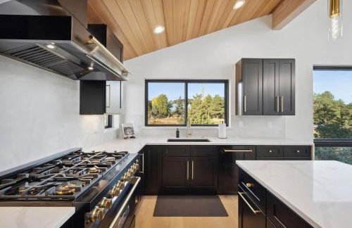 Modern Mountain House with Spa and Scenic Views - Foto 22