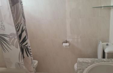 Apartamento en Mijas con Terraza, capacidad para 5 personas con piscina de temporada - Photo 13