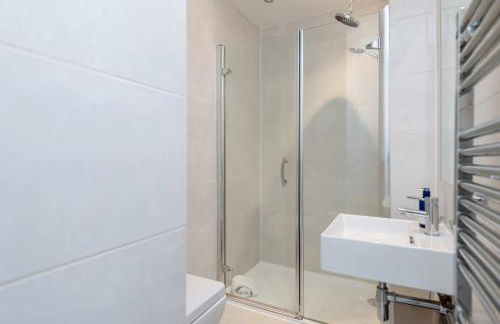 Edinburgh Castle Suite - The Edinburgh Address - Photo 19