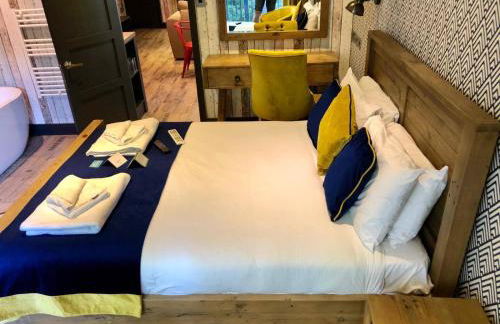 Sandy Balls Holiday Park Pet Friendly Lodge - Photo 2