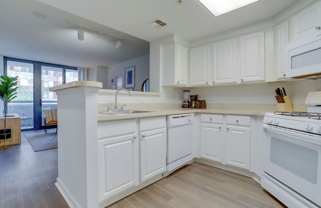 Arlington Apartments Near Metro - Foto 39