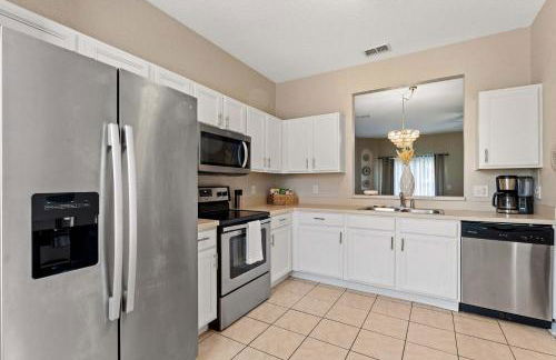 Elegant 3 BDR Townhome in Desirable Regal Palms - Foto 25