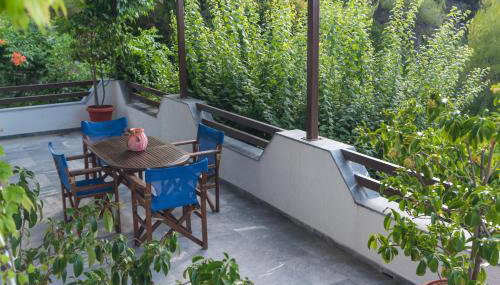 ILIOCHARI sea view apartments Oropos - Kalamos - Foto 2