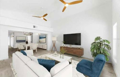 Blue Lagoon Hideaway 3BR Coastal Chic Retreat - Photo 11