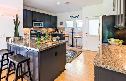 Hacienda SoCo - Fire Pit & 3 Min Walk to SoCo - Foto 22