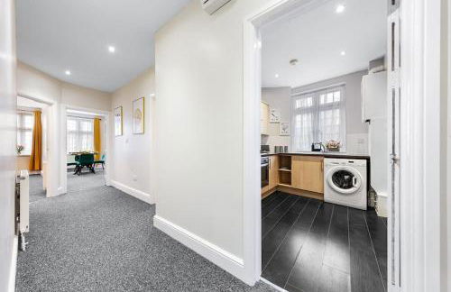 Immaculate 2BR London Flat with King Bed-Parking Available-Sleeps 6-20 Percent OFF Off Long Stays! Perfect for Families, Contractors & Couples! - Foto 59