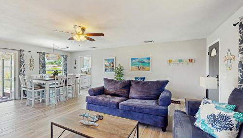 Relax in Retro - Photo 2