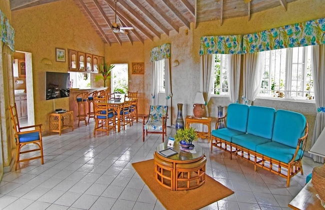 Sea Symphony Barbados - 6 B R Beachfront Villa w Staff - Foto 14