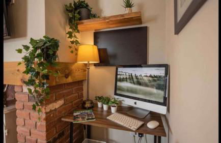 Stunning views, Hot tub, 5 mins to Chester - Photo 28