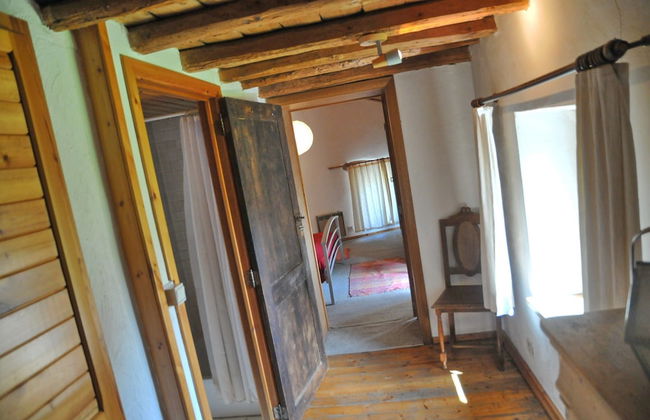 Holiday Home in Durbuy Near Ourthe River - Photo 2