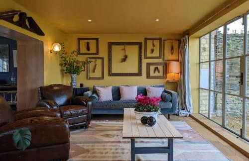 Stylish 3 bed Cotswold cottage with stunning views - Foto 1