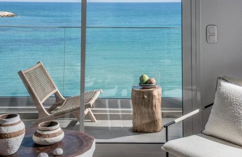 Khroma Luxury Suite 1 Beach front apartment - Photo 19