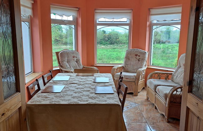 Spacious 6-bed House 10 Minutes From Knock Airport - Photo 40