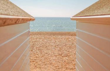 Rooftop Hideaway -Central Coastal Flat - Sea Views - Photo 24