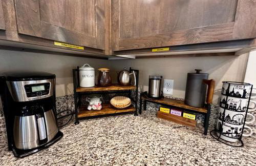 Charming 2BR Cottage Near Freeway-Cul-de-sac - Foto 17