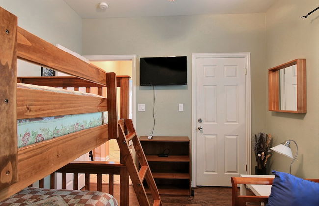 Coconut Charlie's by Silver Sands Vacation Rentals - Photo 3