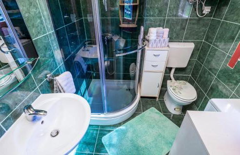 Gorgeous Home In Licko Lesce - Photo 23