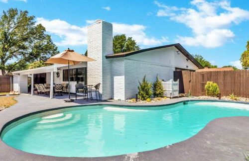 Jacuzzi & Pool House w/Game Room + Fire table - Foto 19