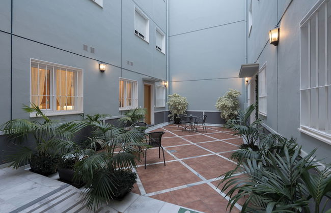 Plaza de la Luz Cádiz - Photo 67