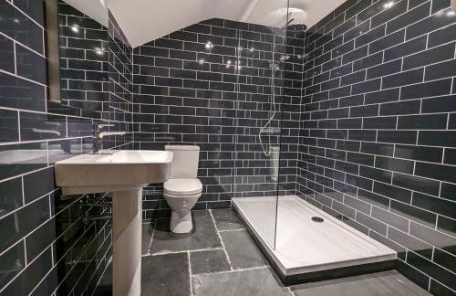 Historic character cottage in central Dornoch - Photo 28