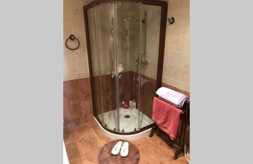 Casa en GRANADA con hermoso jardín, parking calle - Foto 10