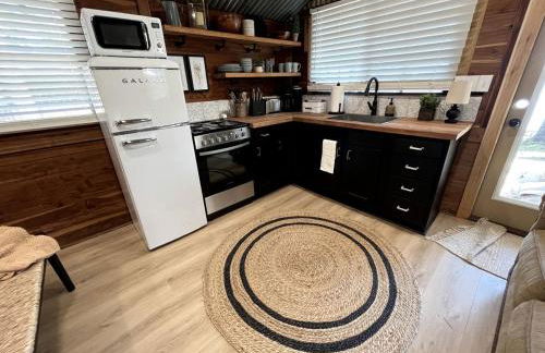 Beautiful Cabin by the Lake Nestled in Sabine National Forest for a Romantic Retreat in Hemphill, Texas - Foto 12