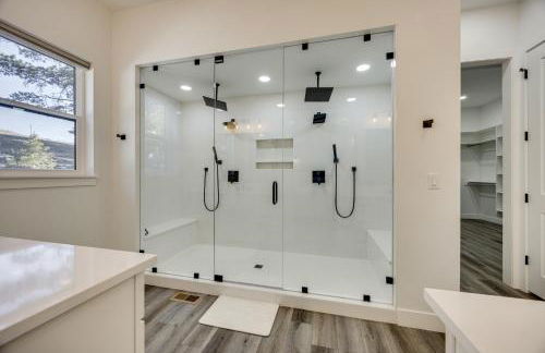 Group Getaway in Monument! High-End Home with Views - Foto 19