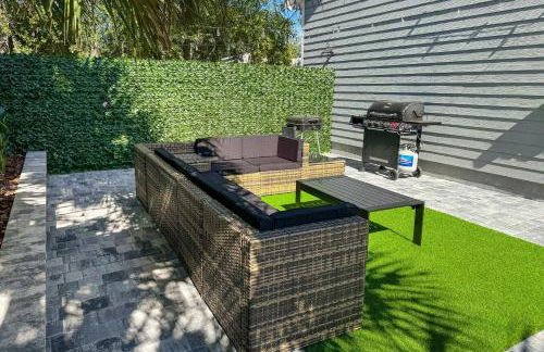 Updated, dog-friendly gem w/fenced yard, foosball & pool tables, WiFi, fireplace - Foto 31