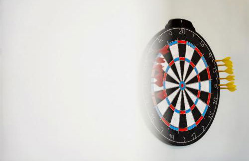 LONG TERM STAY SPECIAL OFFER AVAILABLE! 5-Bedroom Spacious, Stunning Design, Sociable Areas & Cosy House Near South Downs Park, Sleeps 11 with GAMES Room, PRIVATE PARKING and GARDEN - by Blue Puffin Stays - Foto 17