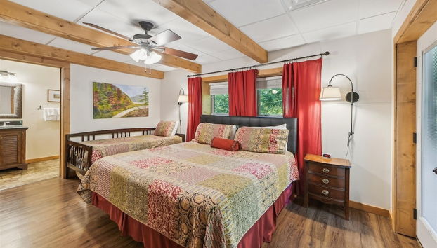 Emory House 8 Bedroom Cabin by RedAwning - Foto 5, Habitación