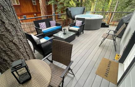Sweet Pine Deck + Hot Tub, Cozy Modern Interior Close to Ski Resort! - Foto 9