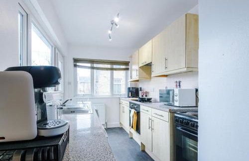 Charming 2 Bed House, Sleeps 6, Free parking, Contractors welcome - Foto 42