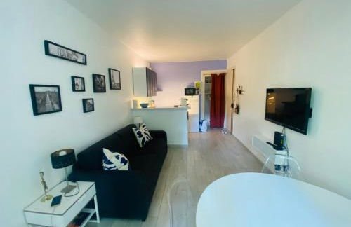 Wendy family flat with calm courtyard 3min for metro Paris in 10 mins - Foto 7