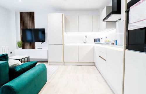 The Desborough Residence - Bright 1BR with Sofa Bed, Modern Lounge & Free Secure Underground Parking - Foto 36