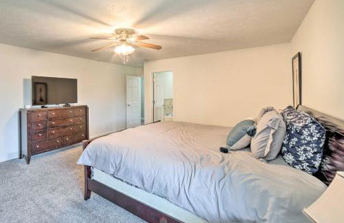 Spacious Getaway with Heated Private Pool! - Foto 23