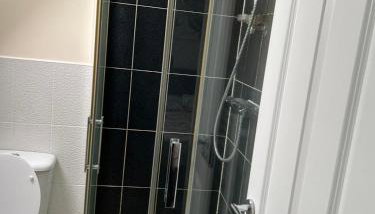 Tuffley 4 bedroom house - Foto 3