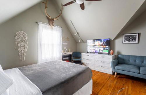 Charming 2BR Getaway with Modern Comforts - Foto 3