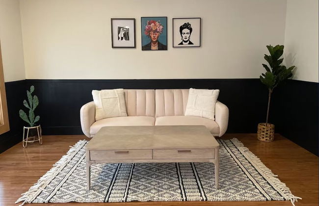 Cottage Street Downtown New Apartment - Photo 2