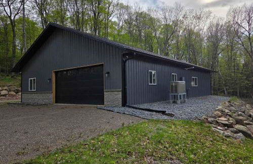 Snowy Paws on Lac Vieux Desert - Photo 16