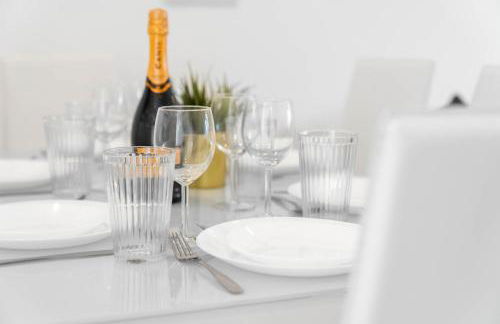 5 Bedroom House - 10 Guests - Multiple off Street Parking - Garden - Smart TV - WIFI - Contractors - Families - Groups - Top Rated - 98Q - Photo 37