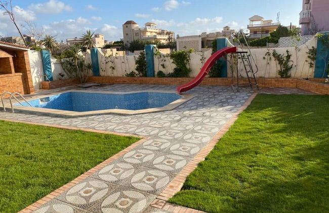 Blue House 4-bed Villa in North Coast Area - Photo 21